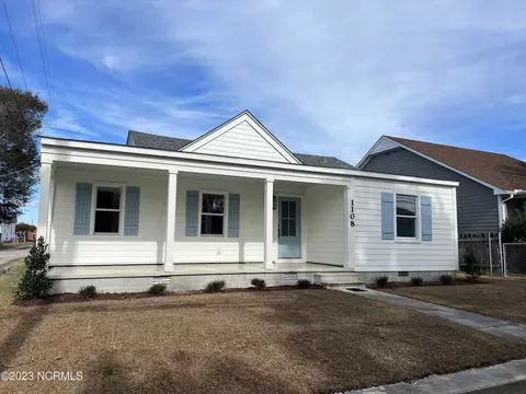 1108 Evans St, Morehead City, NC 28557