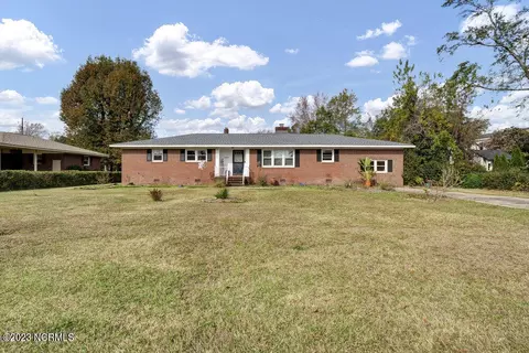 1609 Robert E Lee Dr, Wilmington, NC 28412