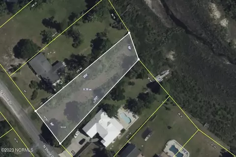 158 N Shore Dr, Southport, NC 28461