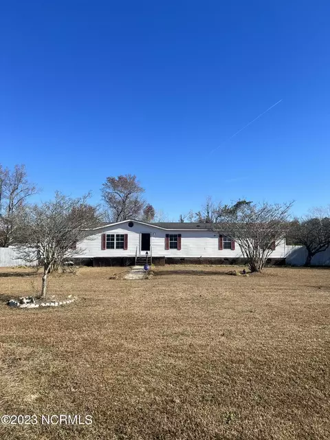 372 Tiffany Ave, Orrum, NC 28369