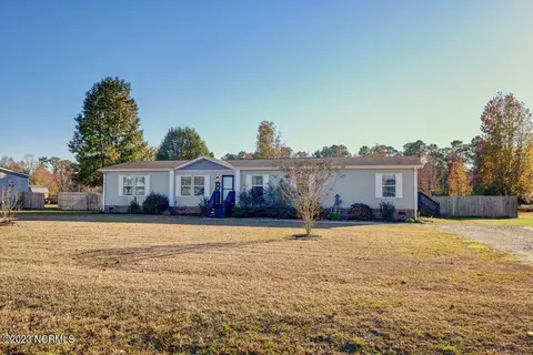 143 Striker Ct, Rocky Point, NC 28457