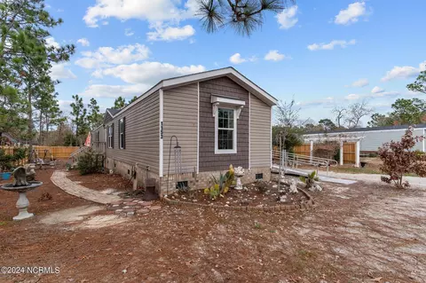 1153 Woodcrest Rd, Southport, NC 28461