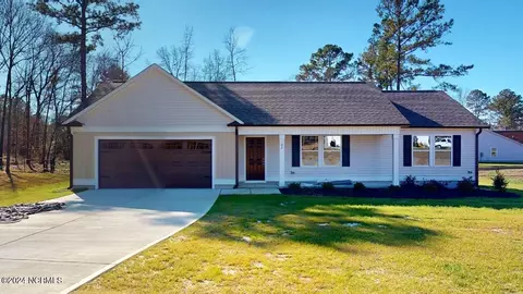 102 Holly Berry Ln, Goldsboro, NC 27530