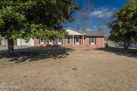 75 Vandergrift Dr, Jacksonville, NC 28540