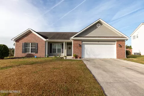 203 Silver Hills Dr, Jacksonville, NC 28546