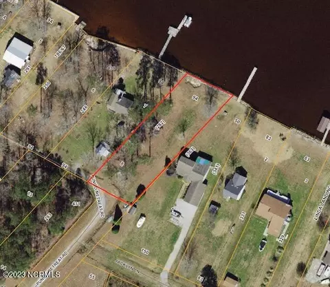 8 Pungo Retreat Rd, Belhaven, NC 27810