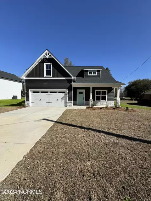 663 Reservation Rd, Aberdeen, NC 28315