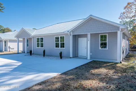 9113 Beach Dr SW, Calabash, NC 28467