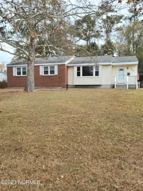 308 Creon Ct, Jacksonville, NC 28540