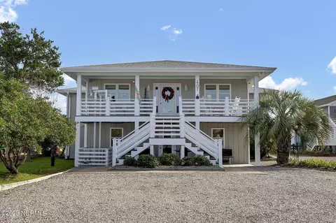 407 Bridgers Ave, Topsail Beach, NC 28445