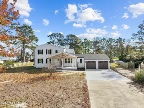 110 E Canvasback Dr, Currituck, NC 27929