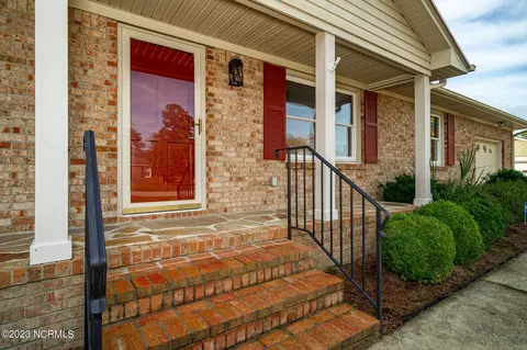 3102 Side Saddle Ln, Trent Woods, NC 28562