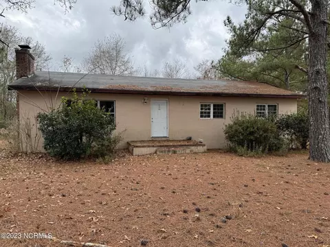 152 Mccoy Dr, Hoffman, NC 28347