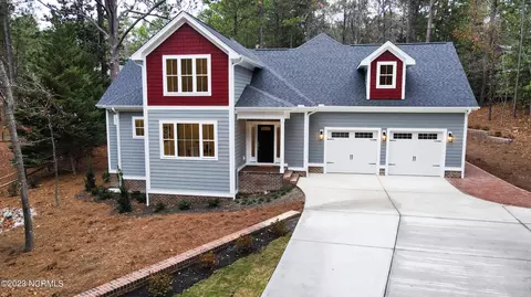 Exterior - 3 Torrey Pines Pl, Pinehurst, NC 28374 photo 2 of 6