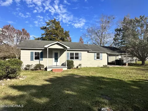 90 Cemetery Rd, Columbia, NC 27925