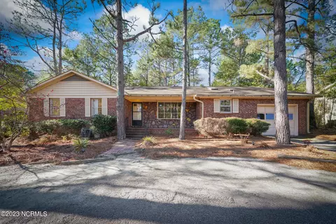 115 Lost Tree Rd, Pinehurst, NC 28374
