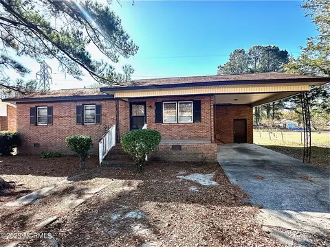 945 Spruce St, Lumberton, NC 28358