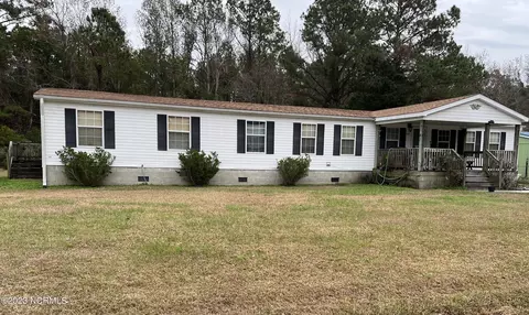 108 Clayton Dr, Newport, NC 28570