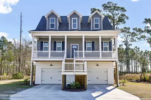 321 Landon Ln, Sneads Ferry, NC 28460