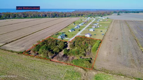 340 Lakeview Rd, Engelhard, NC 27824