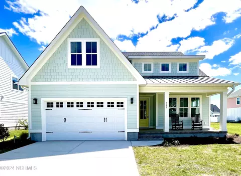 582 Moss Lake Ln, Holly Ridge, NC 28445