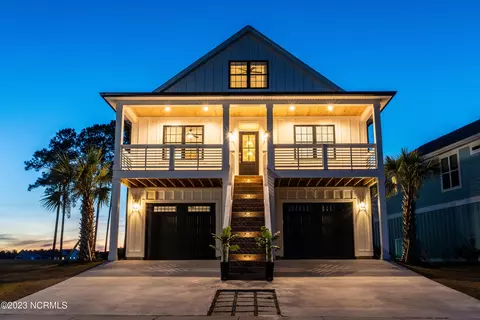 146 Spicer Lake Dr, Holly Ridge, NC 28445