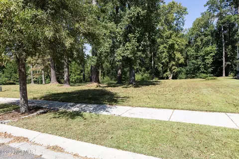 222 Dogwood Dr, Wilmington, NC 28403