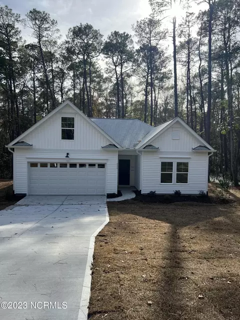 224 Country Club Dr SW, Shallotte, NC 28470