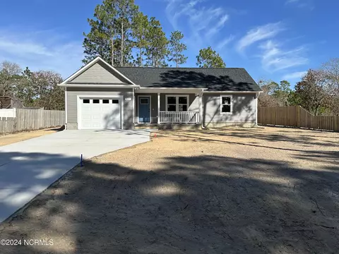 517 Eden Dr, Southport, NC 28461