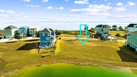 708 Cannonsgate Dr, Newport, NC 28570