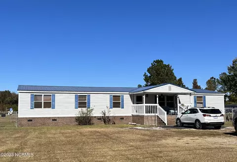 925 Soles Rd, Whiteville, NC 28472