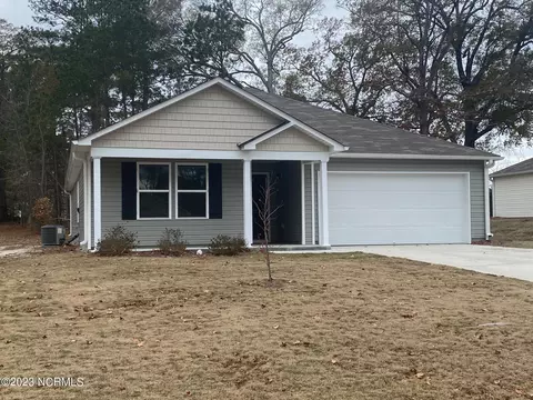 102 Spencer Dr, Tarboro, NC 27886