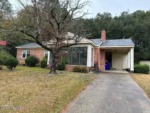 2411 Umstead Ave, Greenville, NC 27858