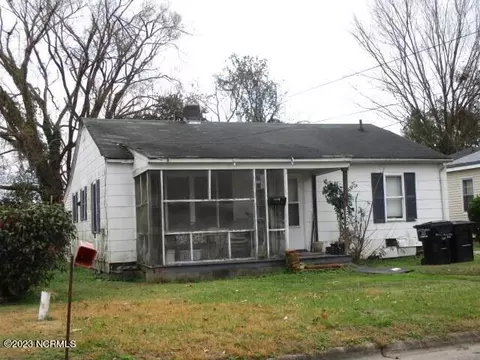 1202 Newport Ave, Elizabeth City, NC 27909