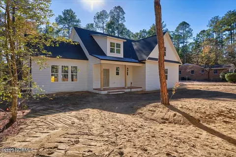 41 Birdie Dr, Whispering Pines, NC 28327