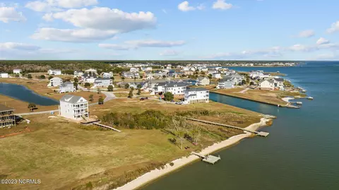 406 Kensington Pl, Newport, NC 28570