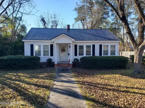 214 Jefferson St, Whiteville, NC 28472