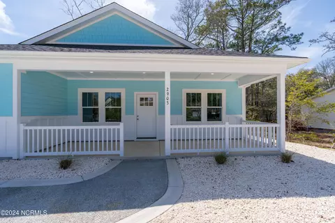 2903 W Oak Island Dr, Oak Island, NC 28465