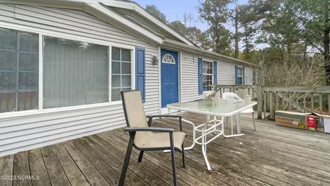 218 Dunn Rd, Sneads Ferry, NC 28460