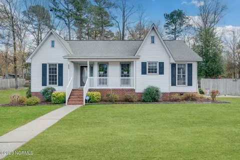 603 Lancelot Dr, Greenville, NC 27858
