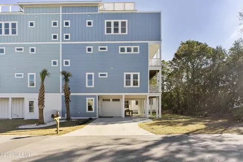 219 Spartanburg Ave #2, Carolina Beach, NC 28428