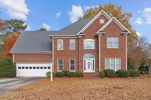 1111 Parrott Ave, Kinston, NC 28501