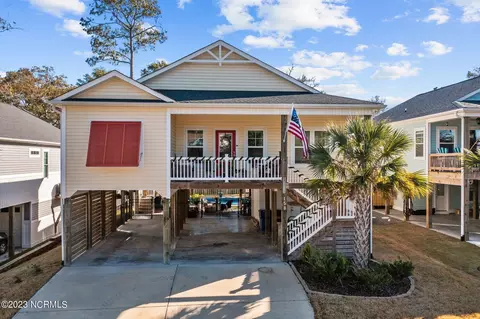 158 NE 15th St, Oak Island, NC 28465