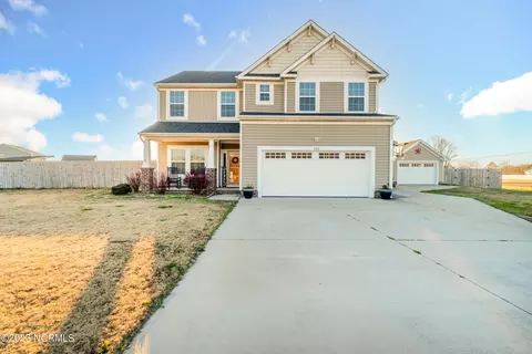 100 Briarcliffe Ln, Moyock, NC 27958