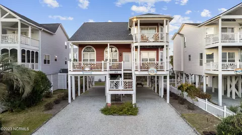 32 Private Dr, Ocean Isle Beach, NC 28469