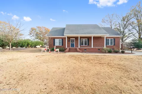 300 N Pine St, Pink Hill, NC 28572