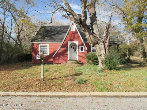 1004 Bryan Ave, Scotland Neck, NC 27874