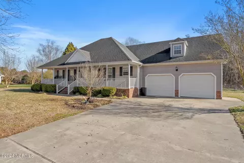1008 Macey Jo Ct, Elizabeth City, NC 27909