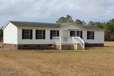 112 Cooper Rd, Richlands, NC 28574