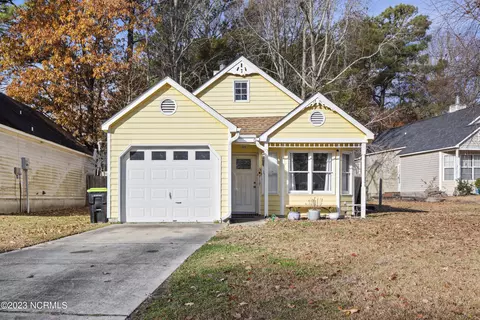 123 Basswood Ct, Jacksonville, NC 28546